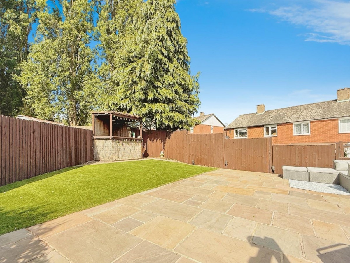 Wellstone Avenue, Bramley, LS13 4EE