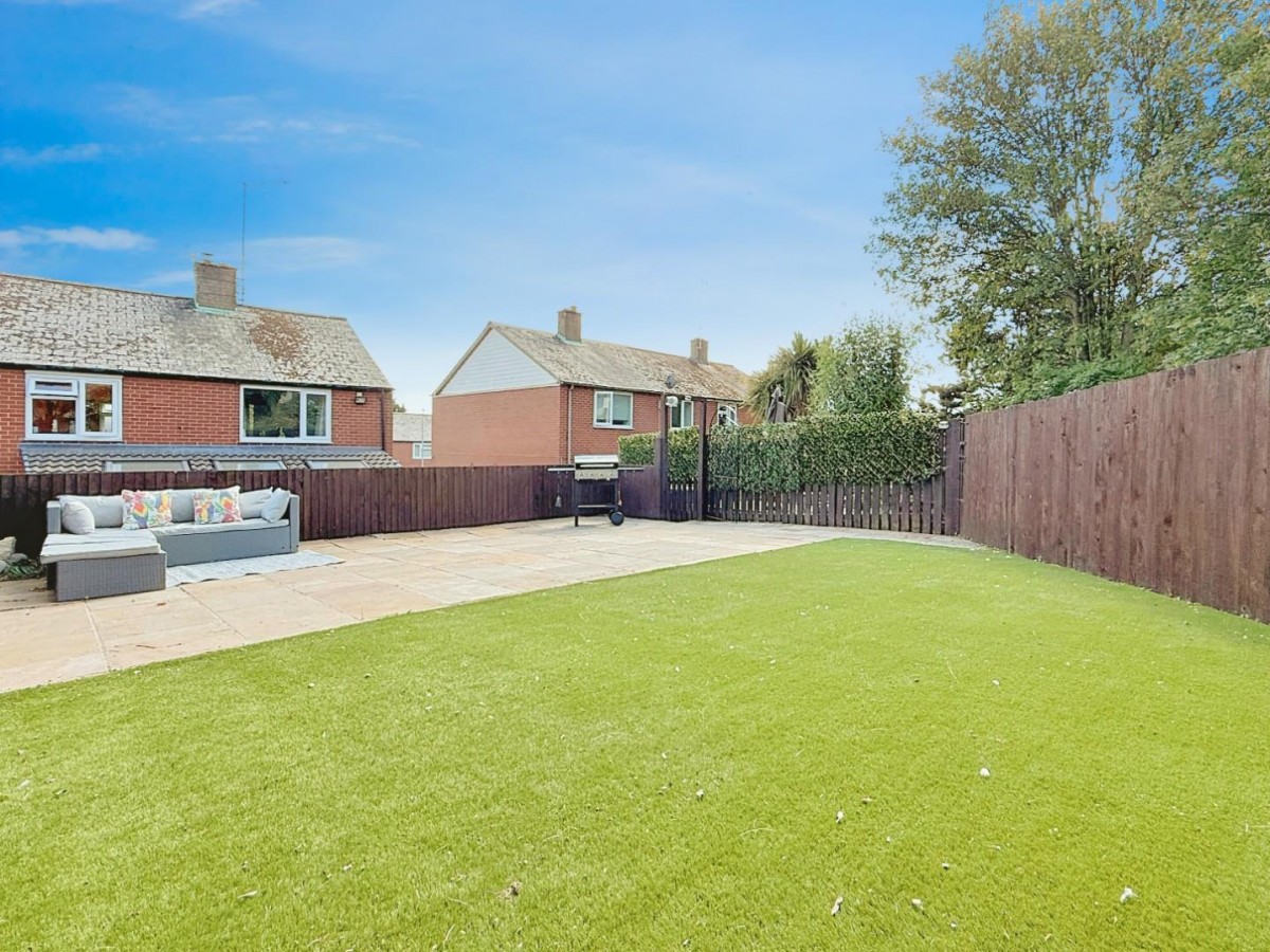 Wellstone Avenue, Bramley, LS13 4EE