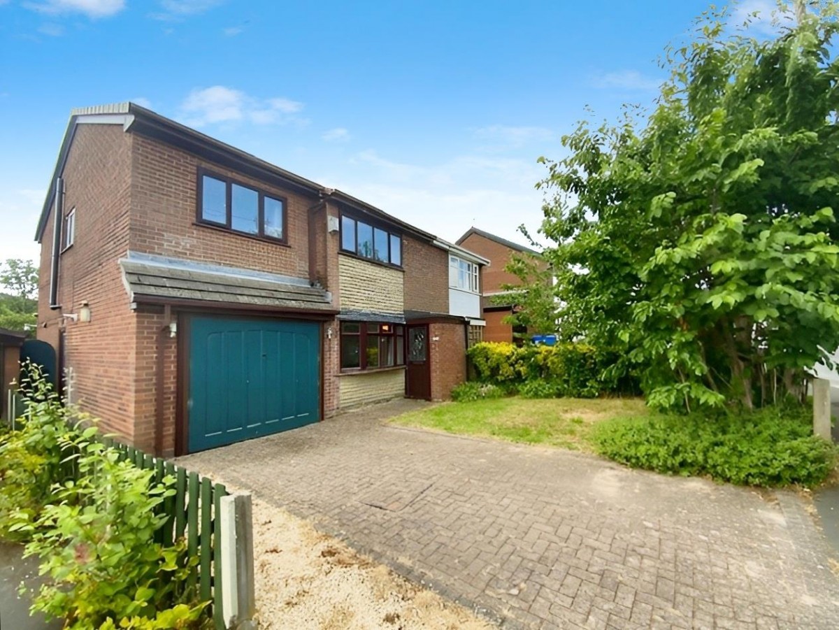 Lapwing Close, Stalybridge, Cheshire
