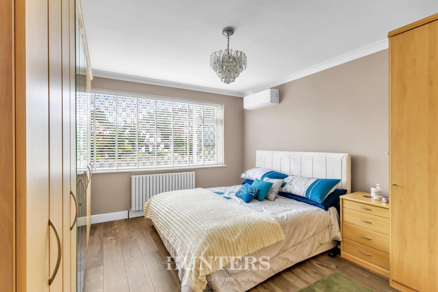 Mainway, Alkrington, M24