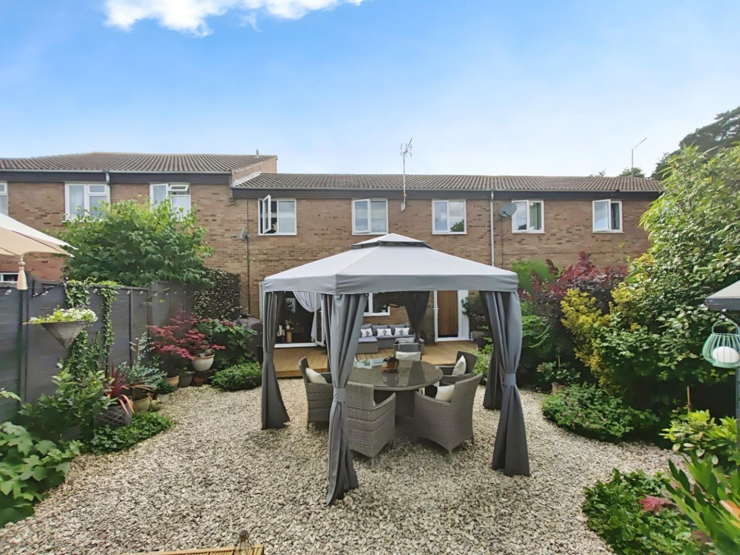 Dalcross, Bracknell