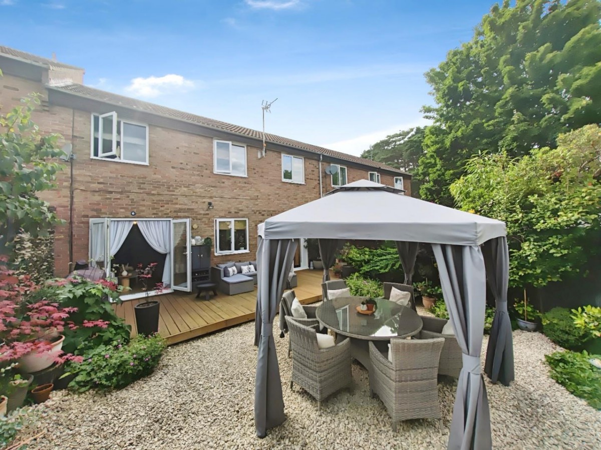 Dalcross, Bracknell