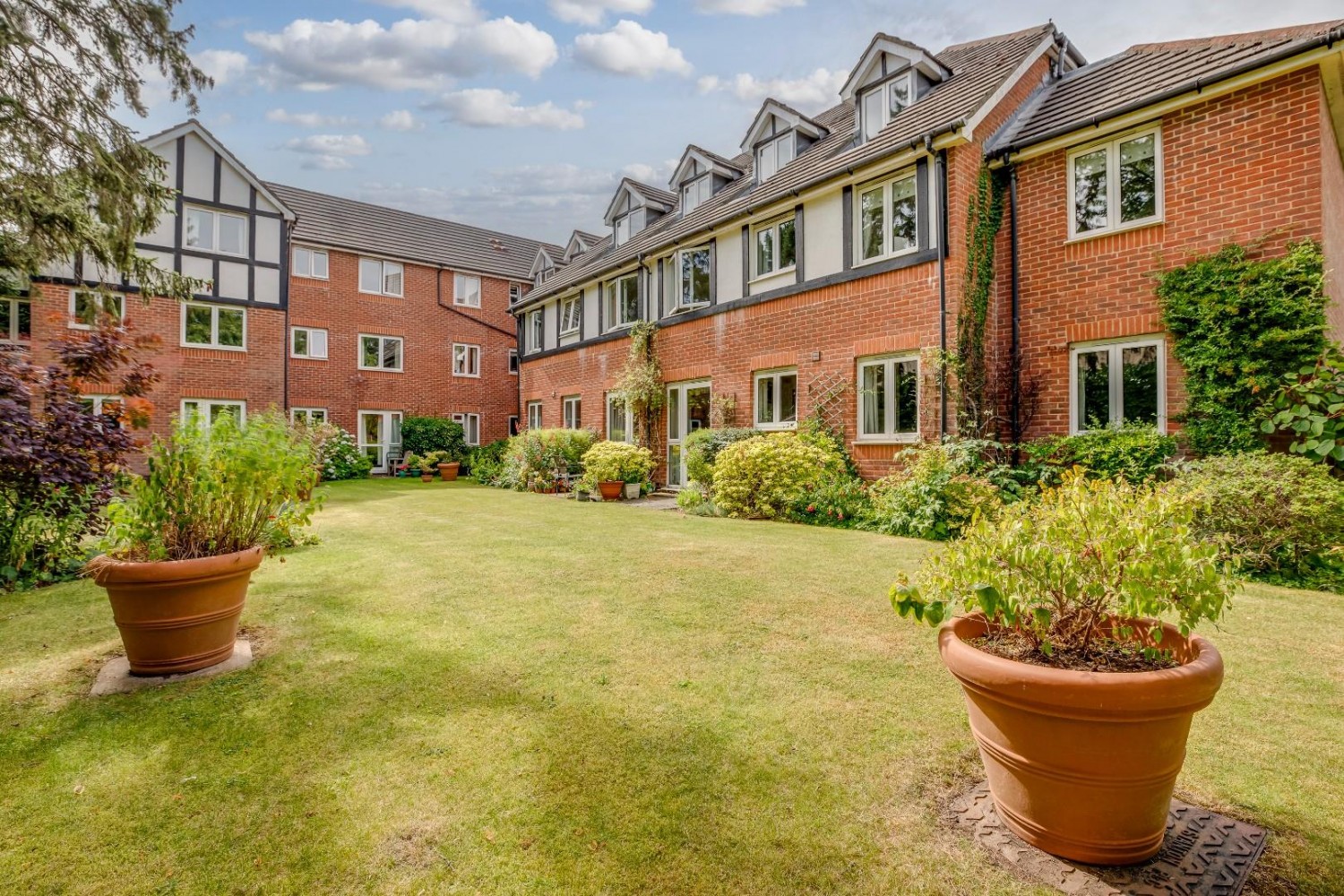 Archer Court, Chesham Road, Amersham, Buckinghamshire, HP6 5UL
