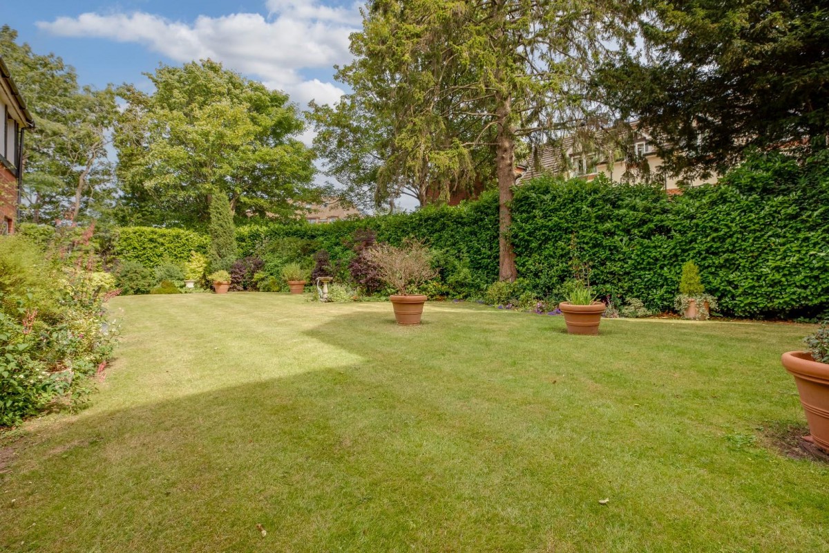 Archer Court, Chesham Road, Amersham, Buckinghamshire, HP6 5UL