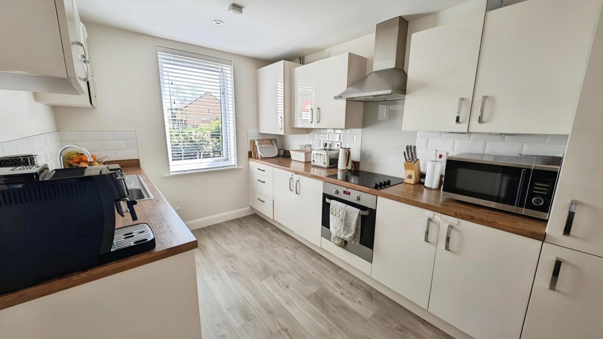 Dowsell Way, Yate, Bristol