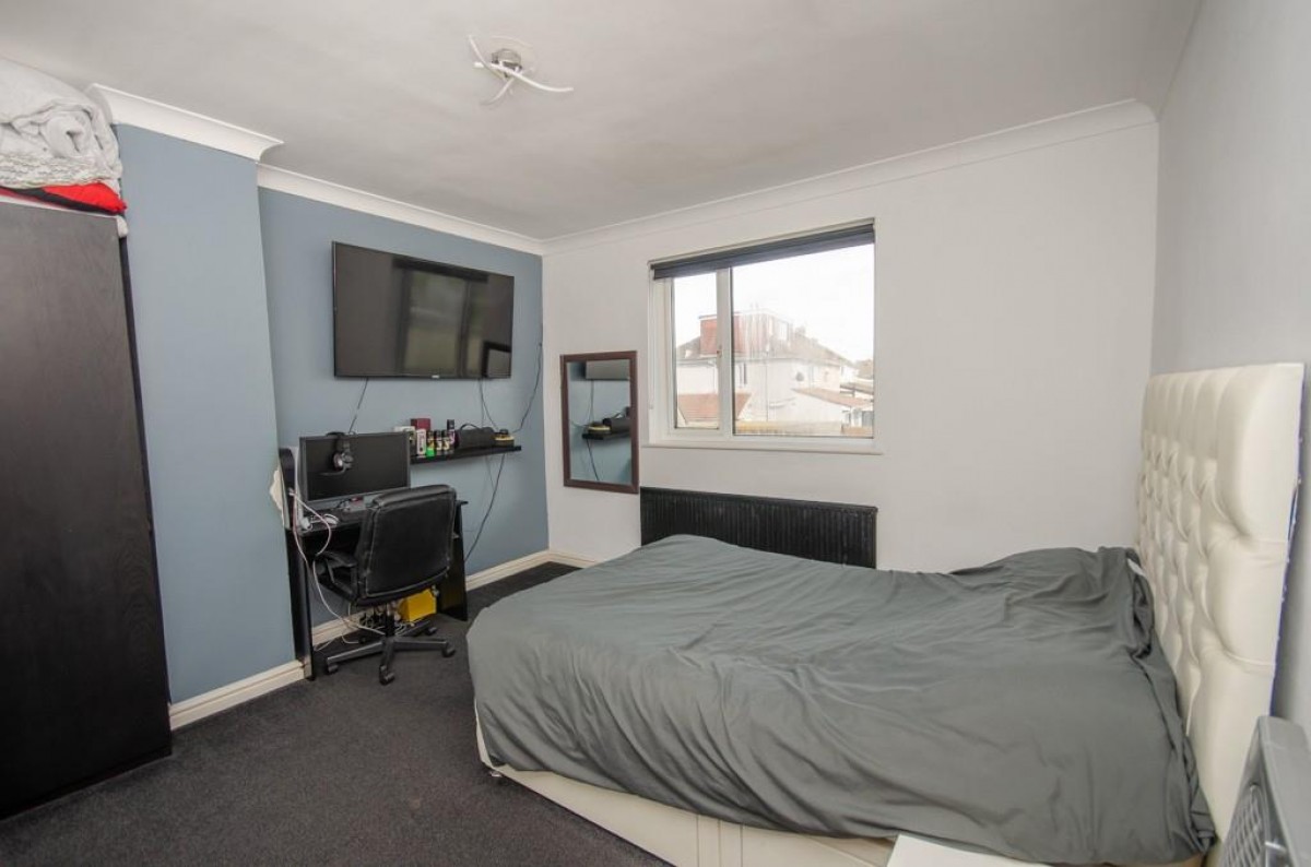 Springfield Avenue, Mangotsfield, Bristol, BS16 9BL