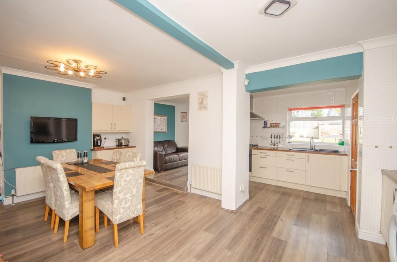 Springfield Avenue, Mangotsfield, Bristol, BS16 9BL