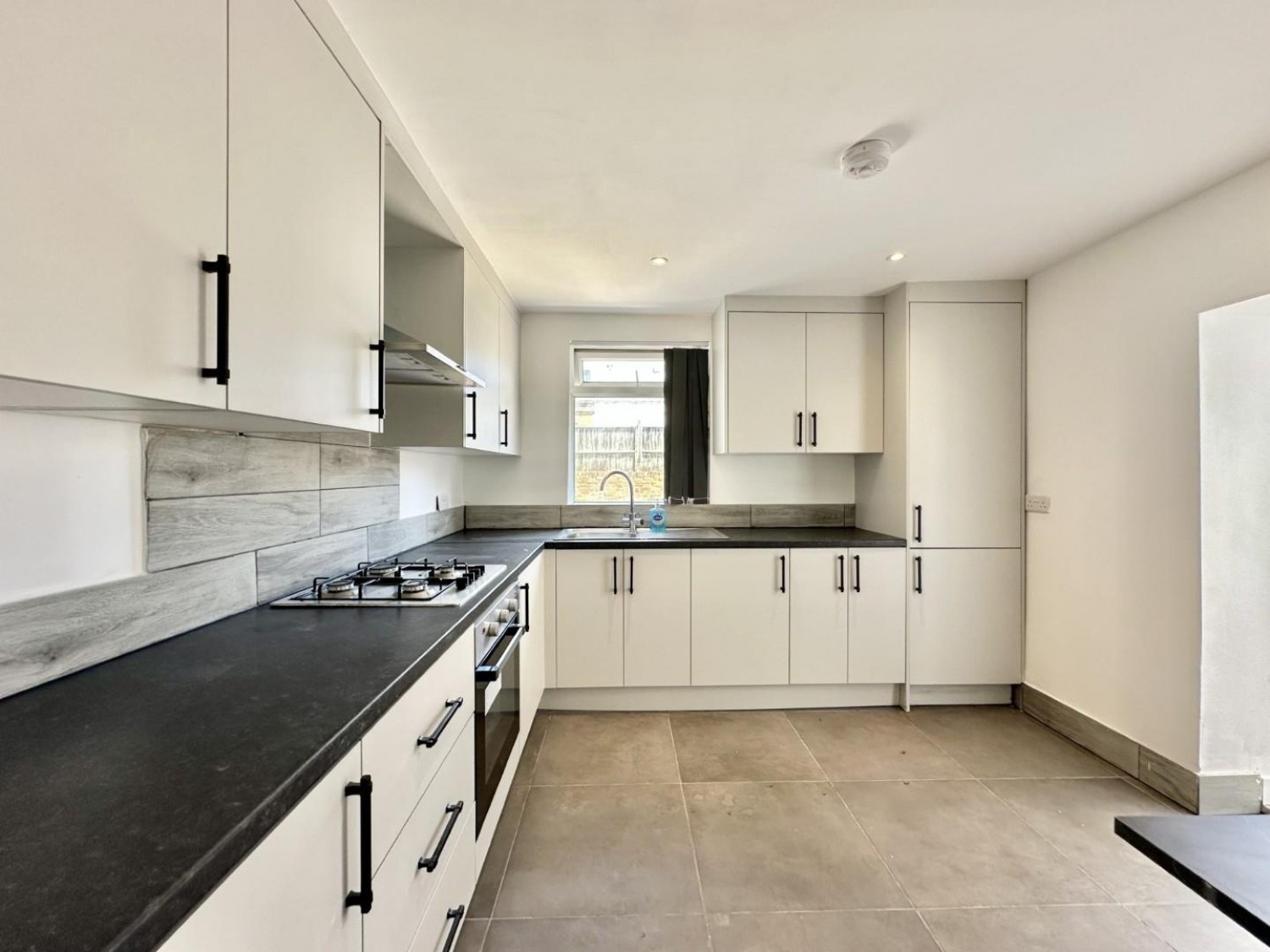 Grosvenor Road, Hanwell, W7 1HP