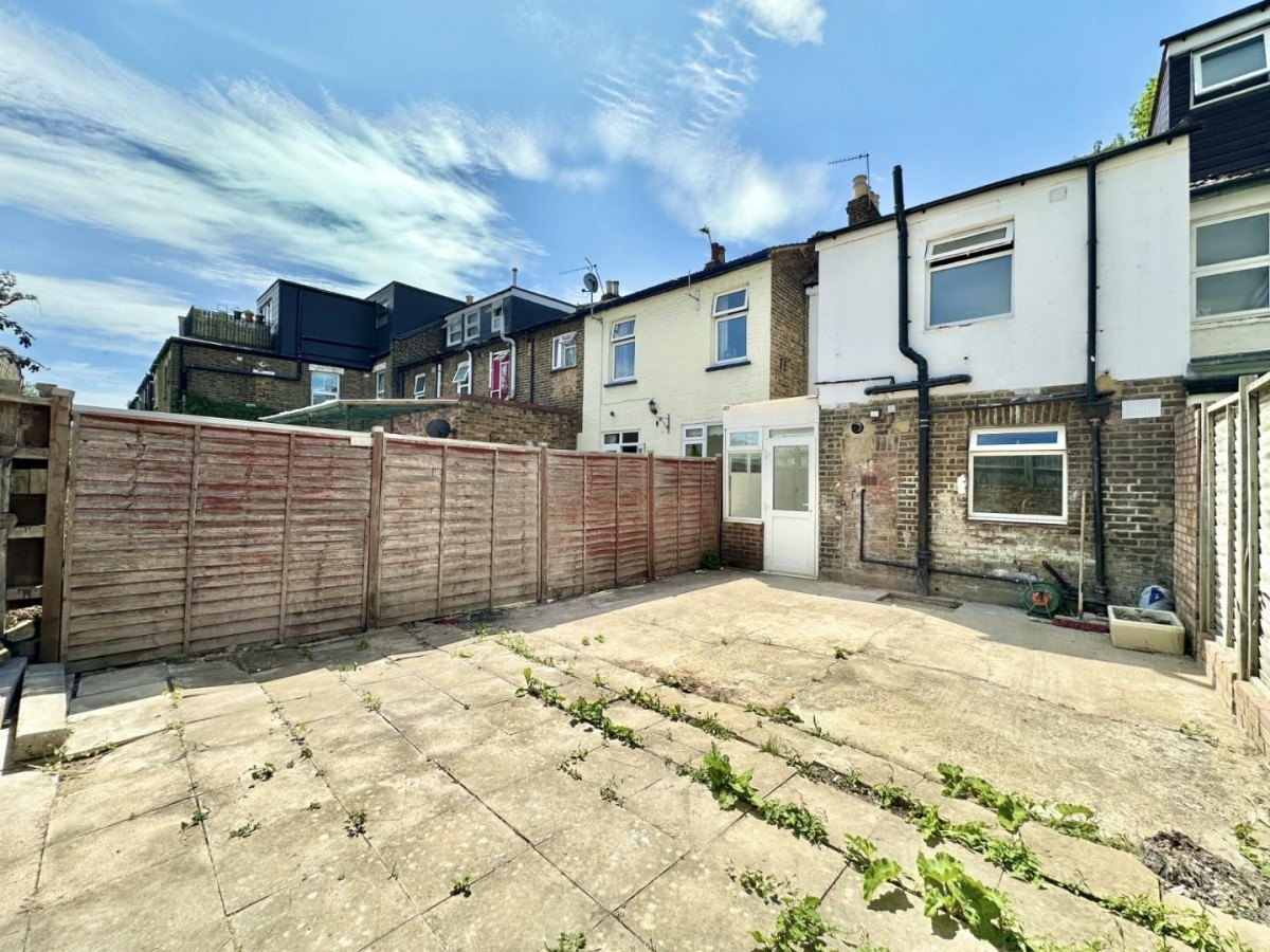 Grosvenor Road, Hanwell, W7 1HP