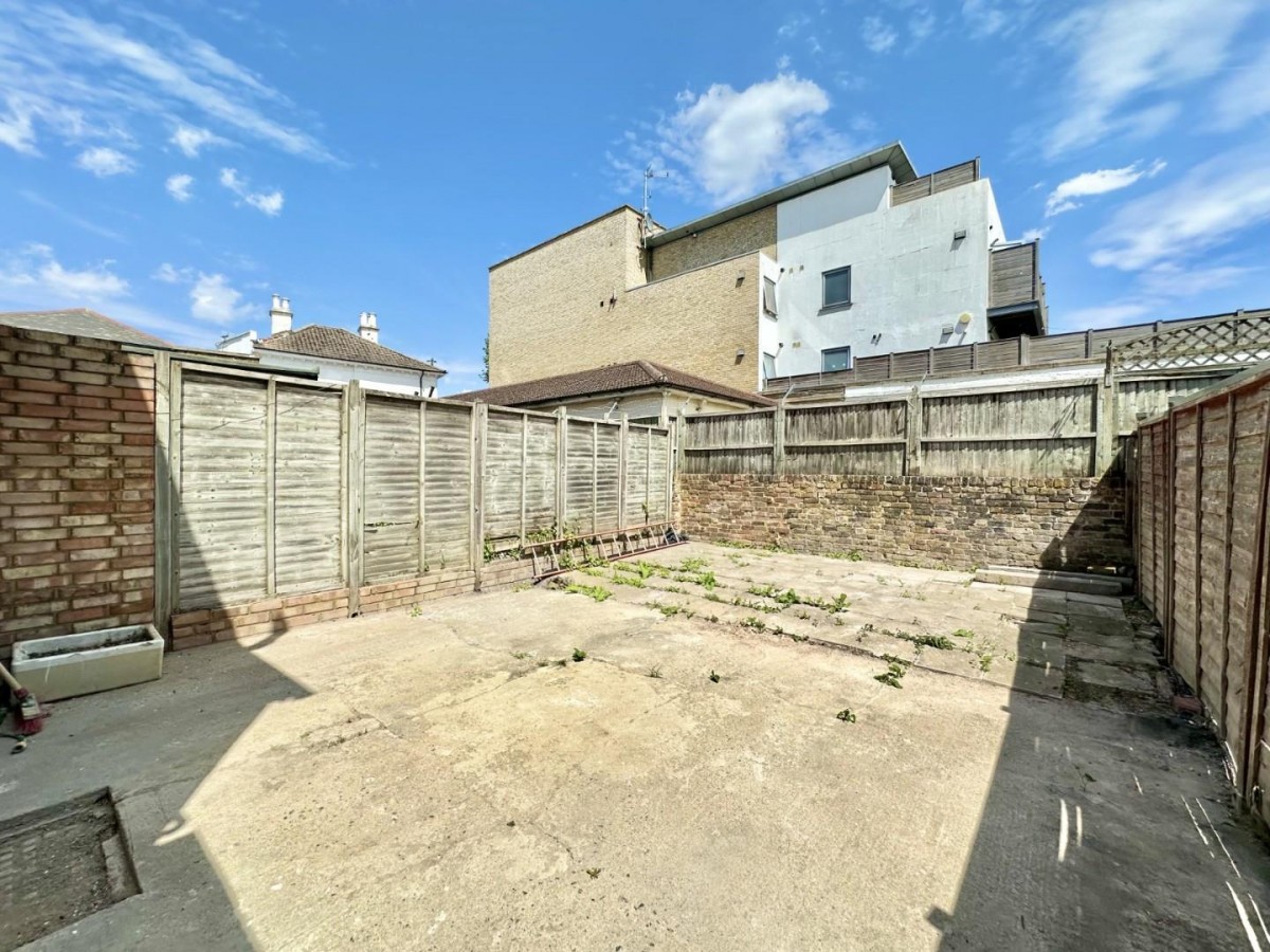 Grosvenor Road, Hanwell, W7 1HP