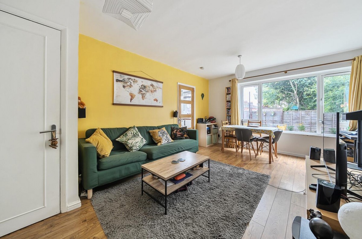 Faversham Road, London, SE6 4XE