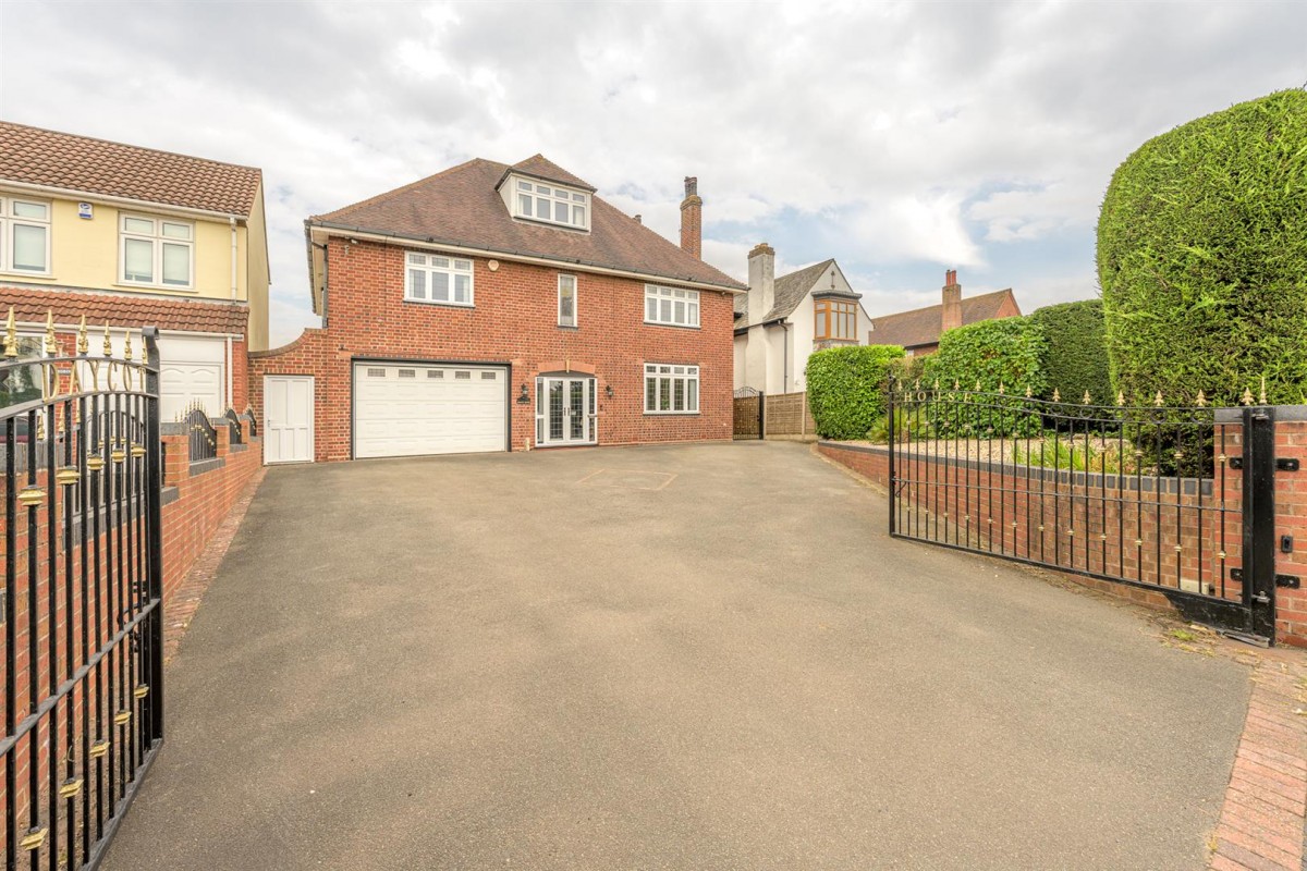 Daycot House, Stream Road, Kingswinford, DY6 9NT