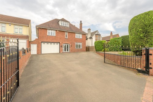 Daycot House, Stream Road, Kingswinford, DY6 9NT