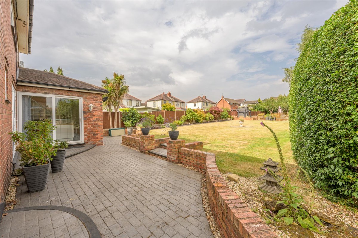 Daycot House, Stream Road, Kingswinford, DY6 9NT