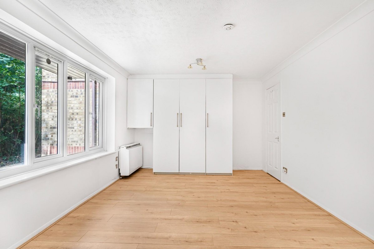 Linwood Close, London