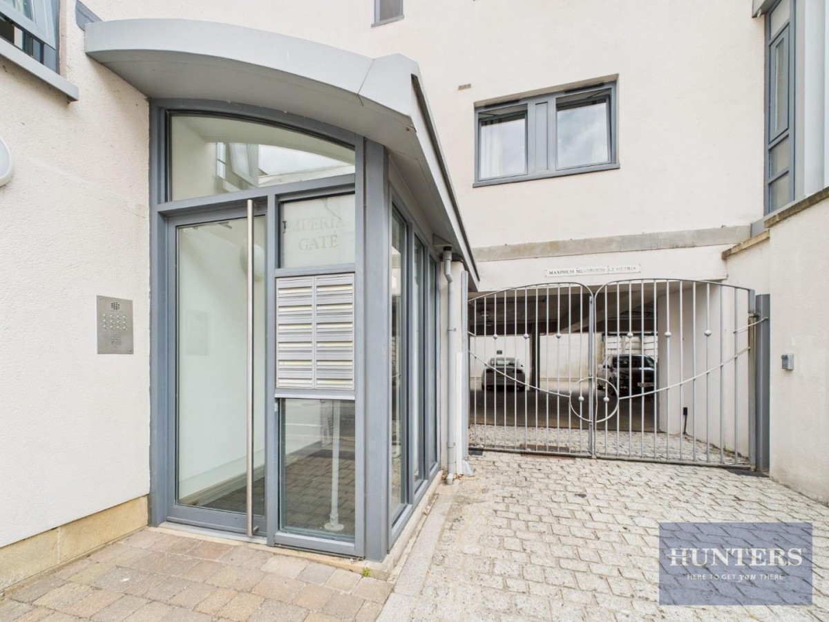 Imperial Gate, Cheltenham