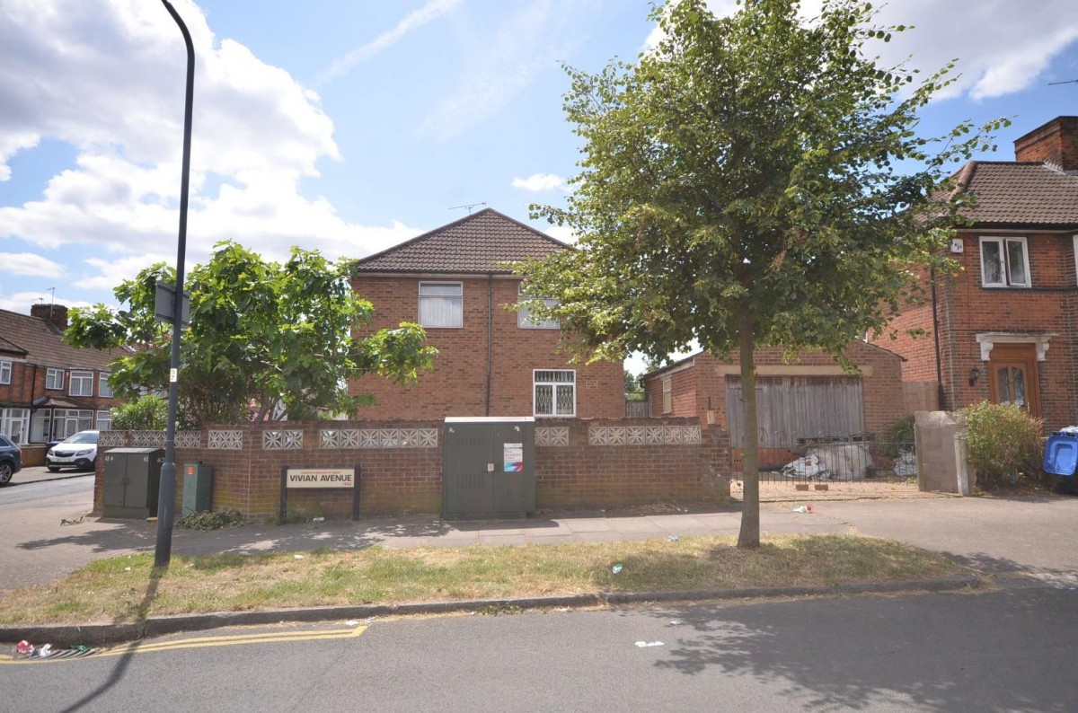 Chalfont Avenue, Wembley