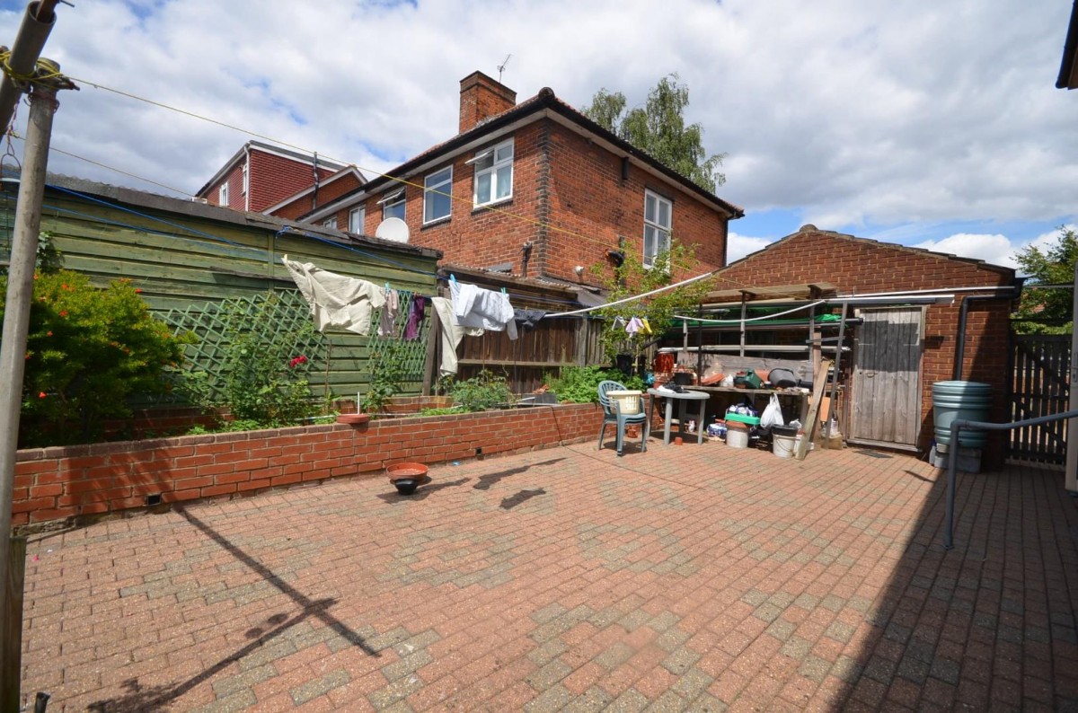 Chalfont Avenue, Wembley