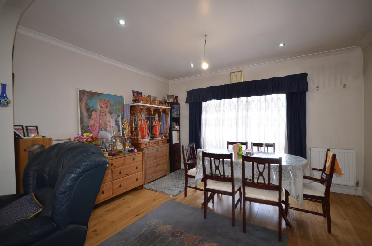 Chalfont Avenue, Wembley