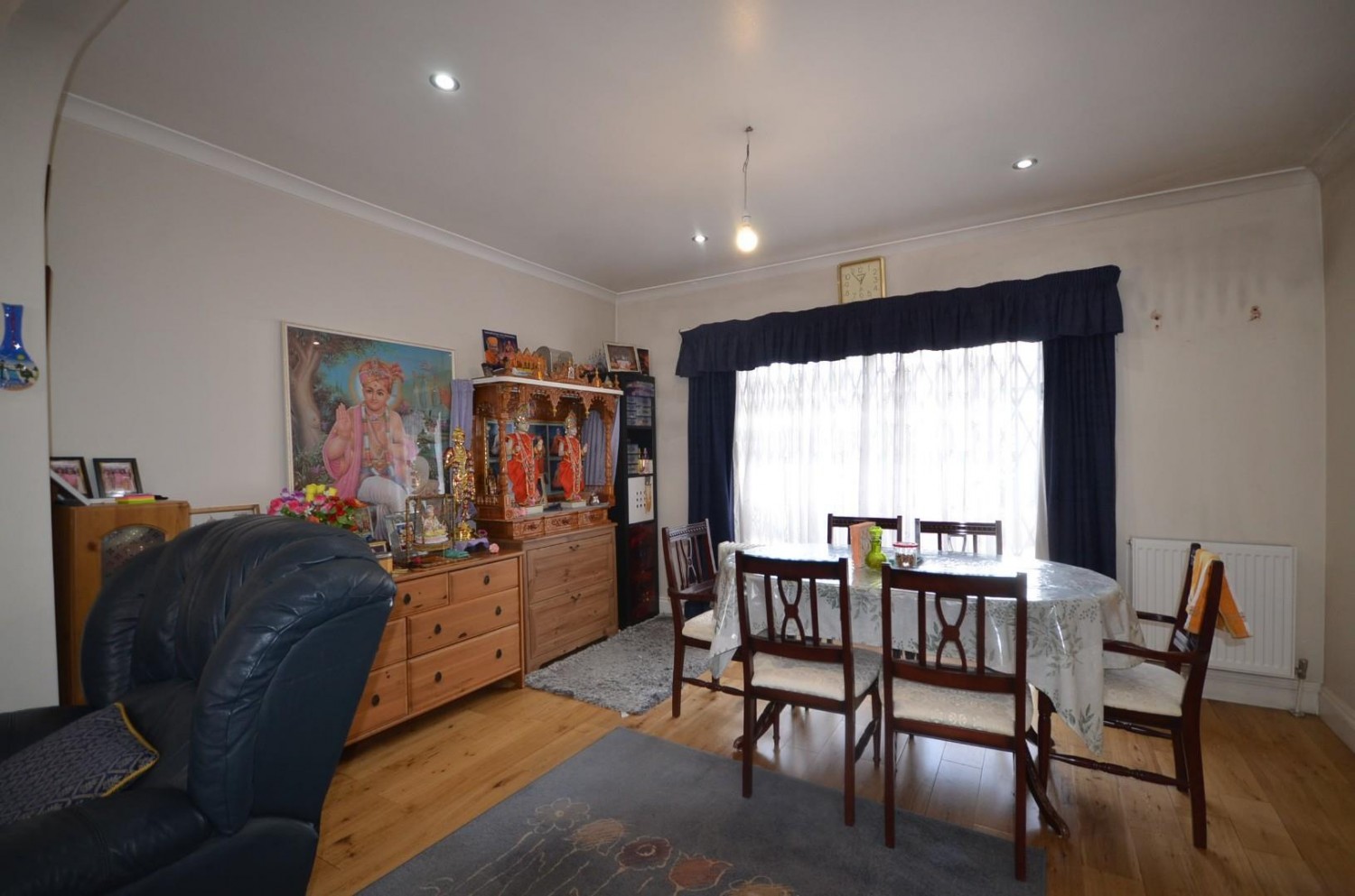 Chalfont Avenue, Wembley