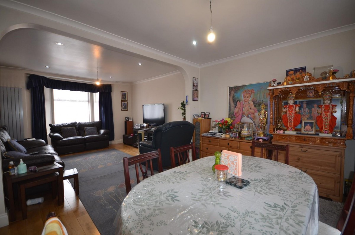 Chalfont Avenue, Wembley