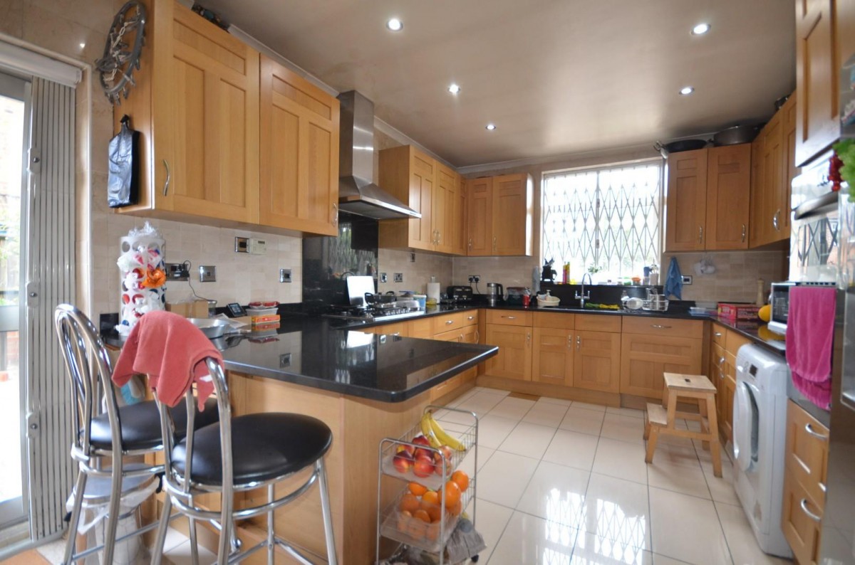 Chalfont Avenue, Wembley