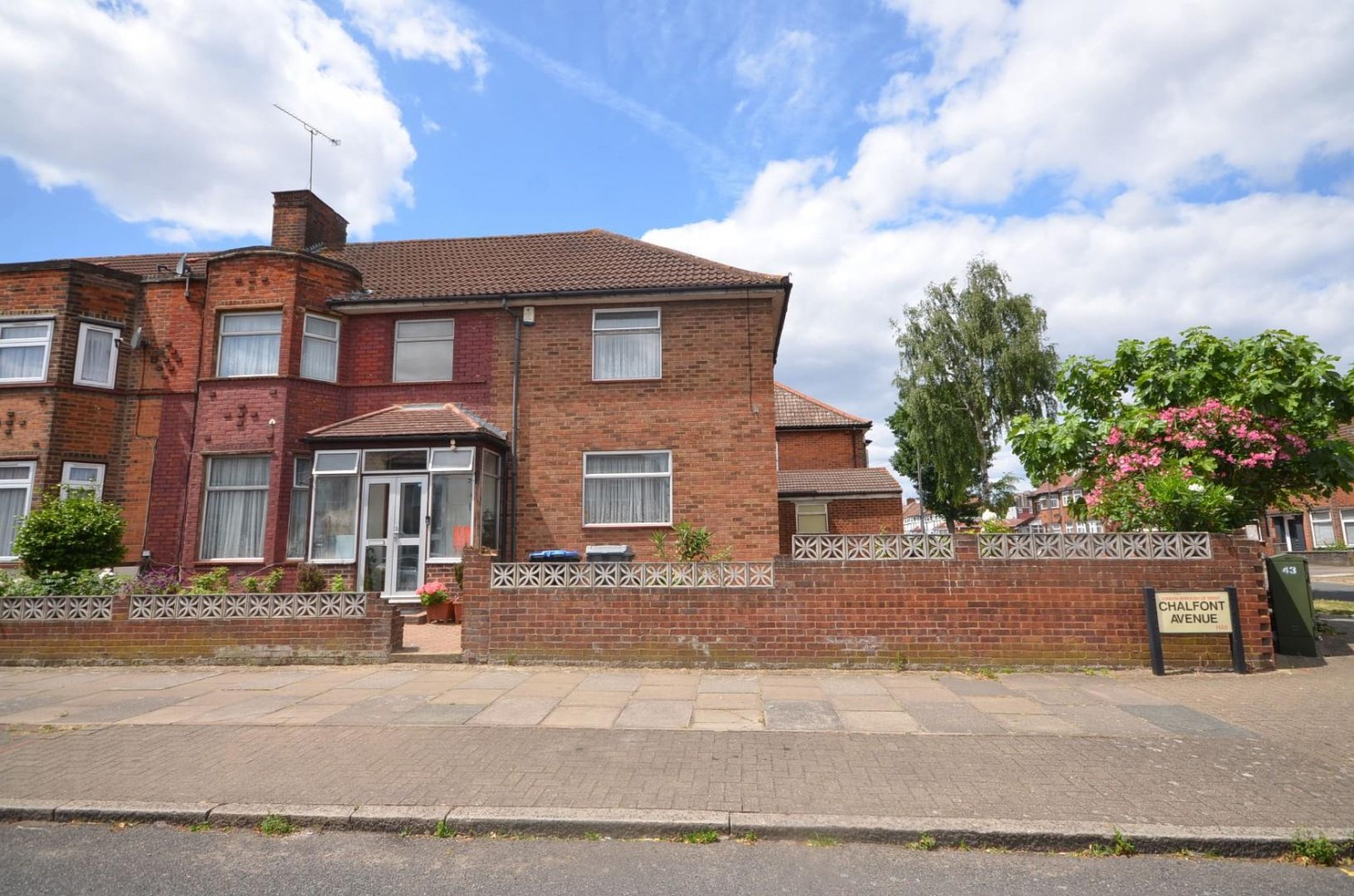 Chalfont Avenue, Wembley