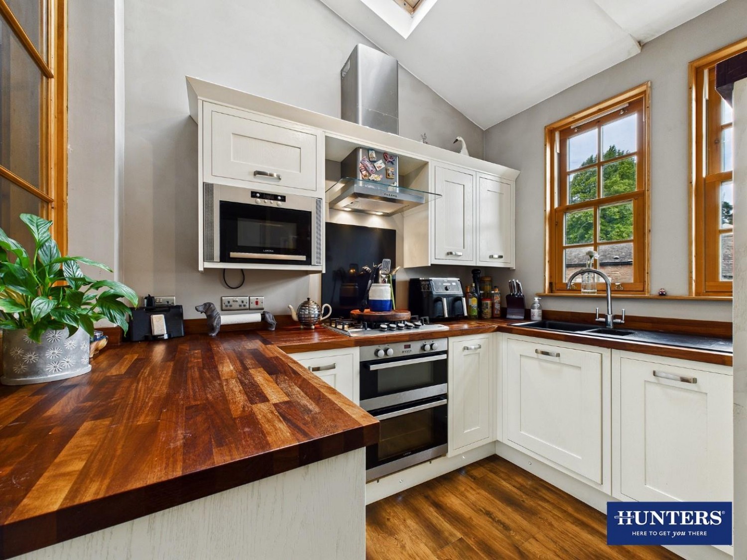 Front Street, Brampton, CA8