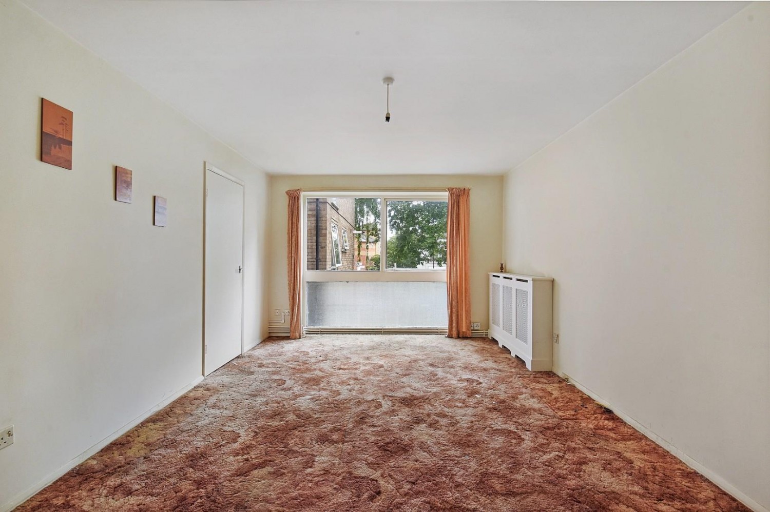 2 bedroom Flat for sale in Talbot Road, London, N15