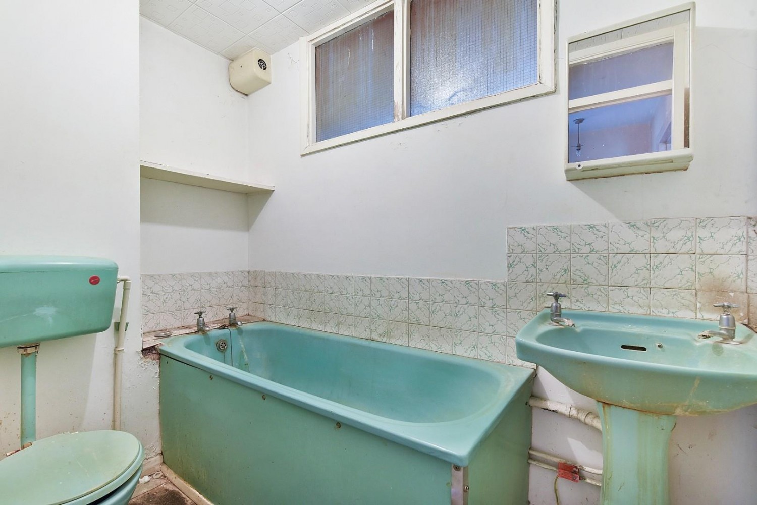 2 bedroom Flat for sale in Talbot Road, London, N15