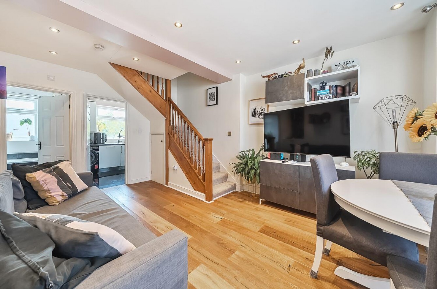Broadfield Road, London, SE6 1ND