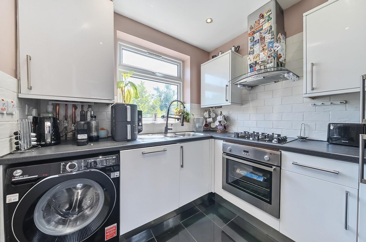 Broadfield Road, London, SE6 1ND