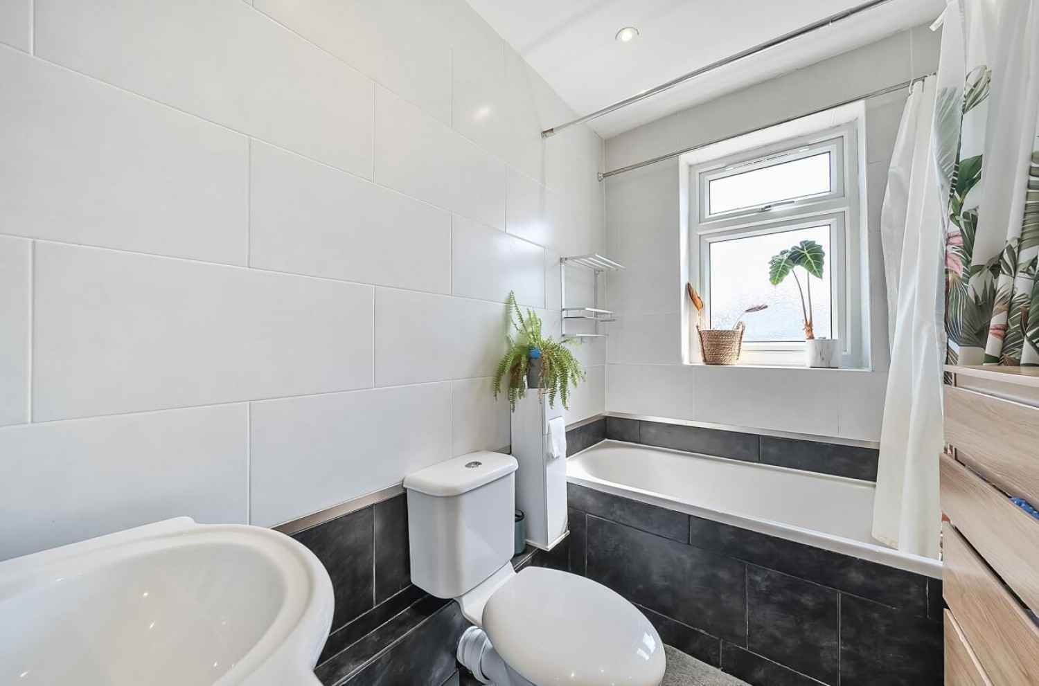Broadfield Road, London, SE6 1ND