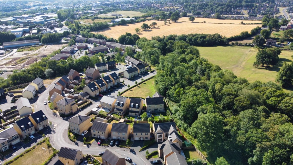 Hulford Street, Dunston, Chesterfield, S41 9SF