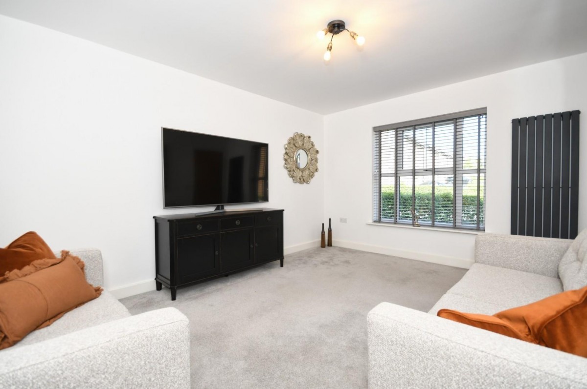 Hulford Street, Dunston, Chesterfield, S41 9SF