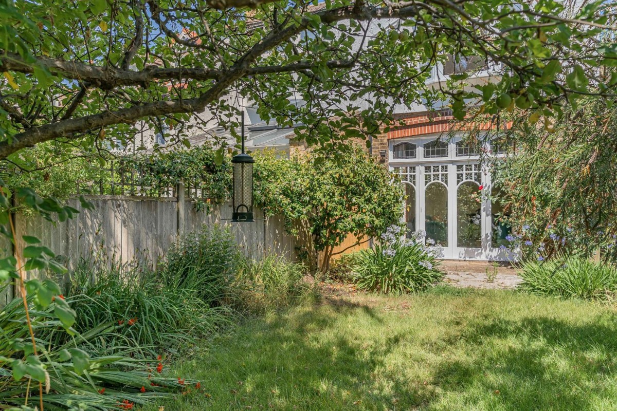 Woodwarde Road, London