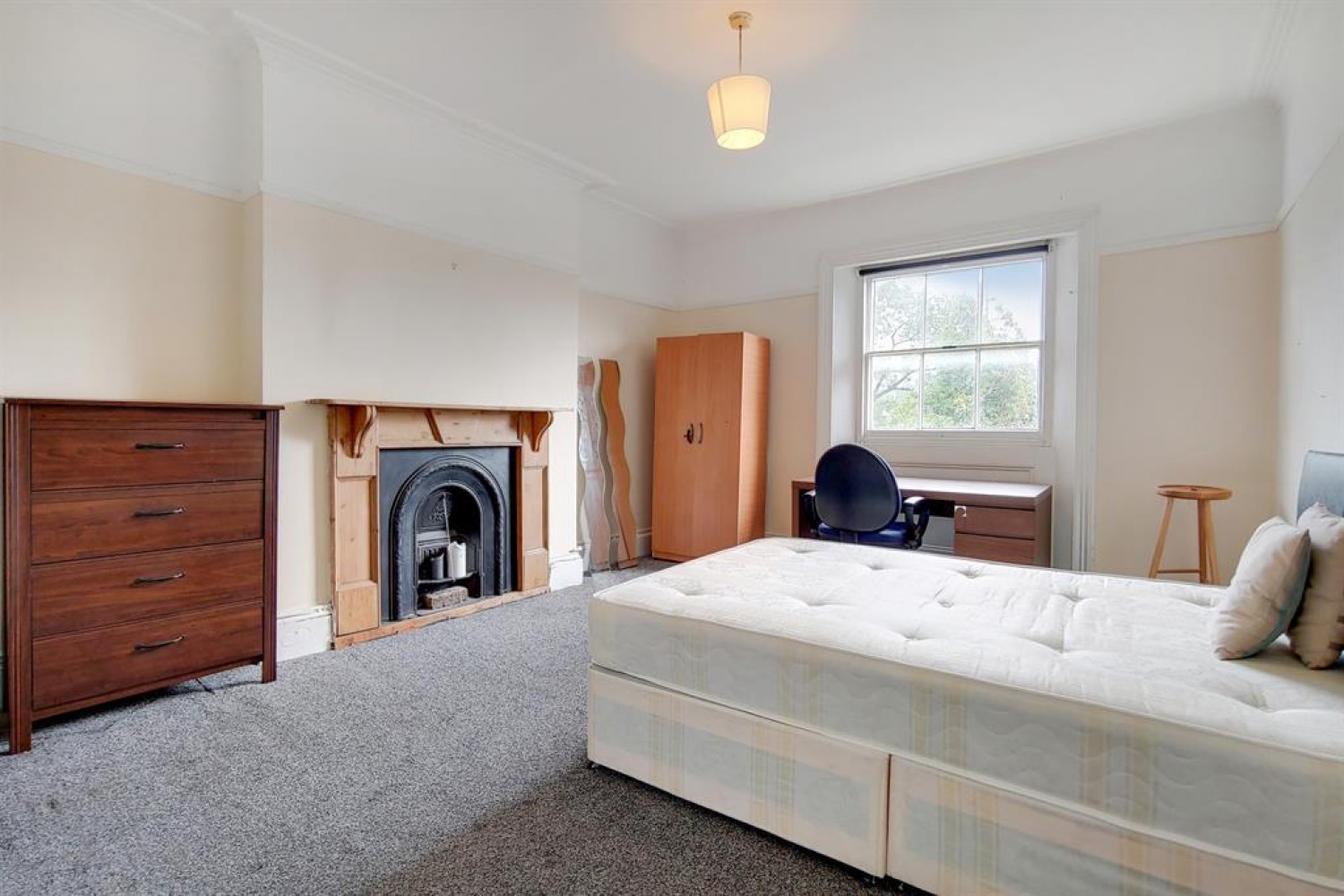 Camden Road, London NW1 9AB