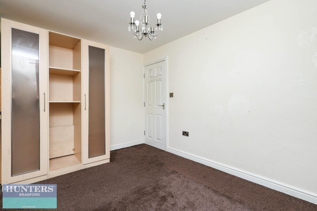 Lingwood Gardens Girlington, Bradford, West Yorkshire, BD8 9NY