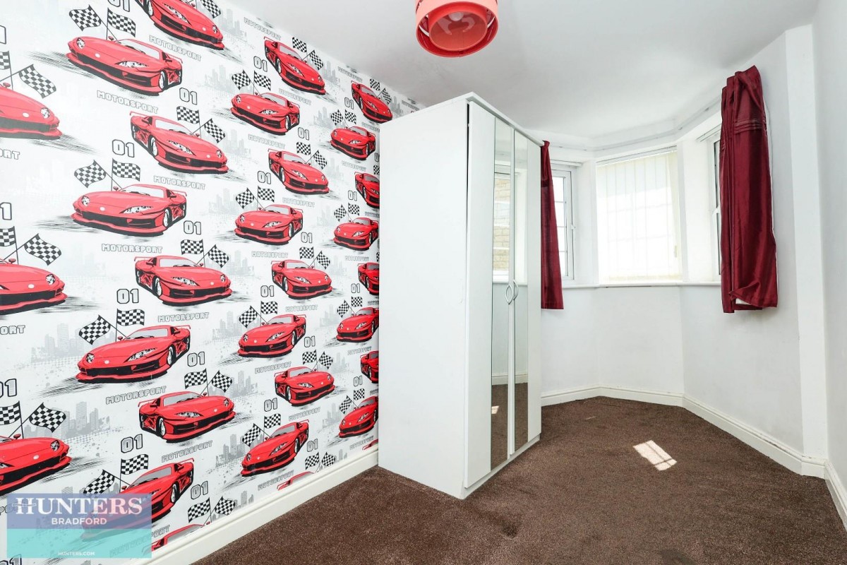 Lingwood Gardens Girlington, Bradford, West Yorkshire, BD8 9NY