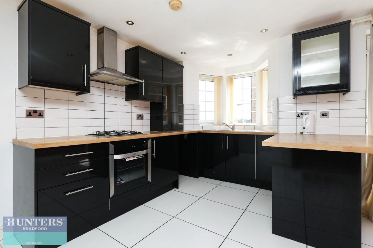 Lingwood Gardens Girlington, Bradford, West Yorkshire, BD8 9NY