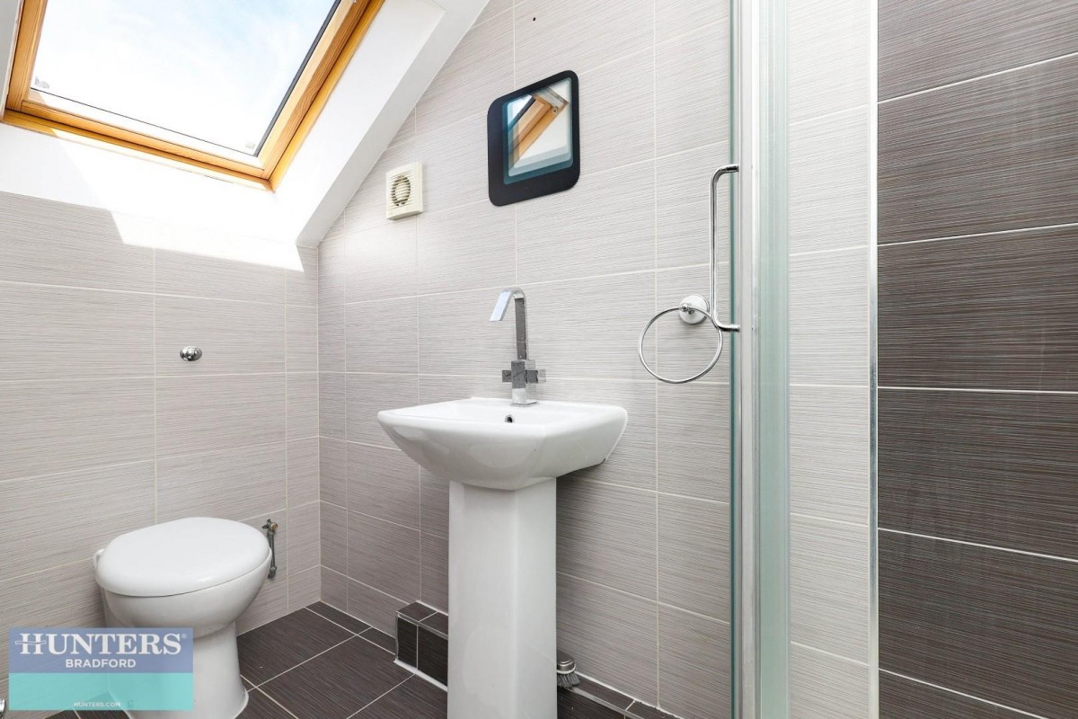 Lingwood Gardens Girlington, Bradford, West Yorkshire, BD8 9NY