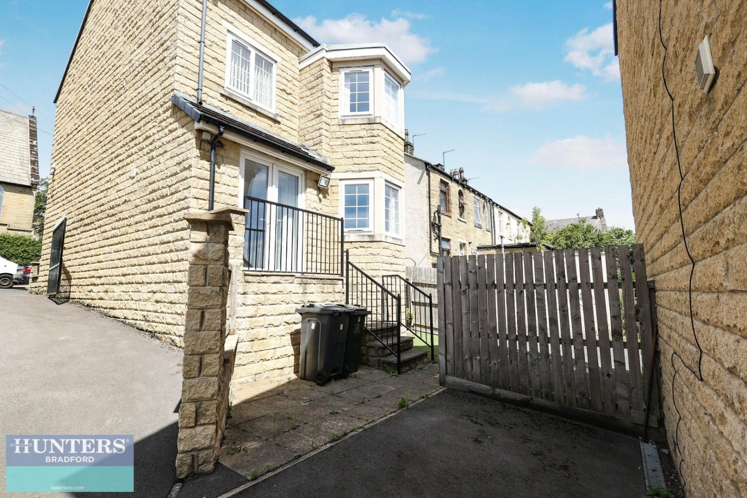 Lingwood Gardens Girlington, Bradford, West Yorkshire, BD8 9NY