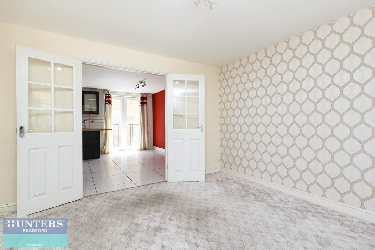 Lingwood Gardens Girlington, Bradford, West Yorkshire, BD8 9NY