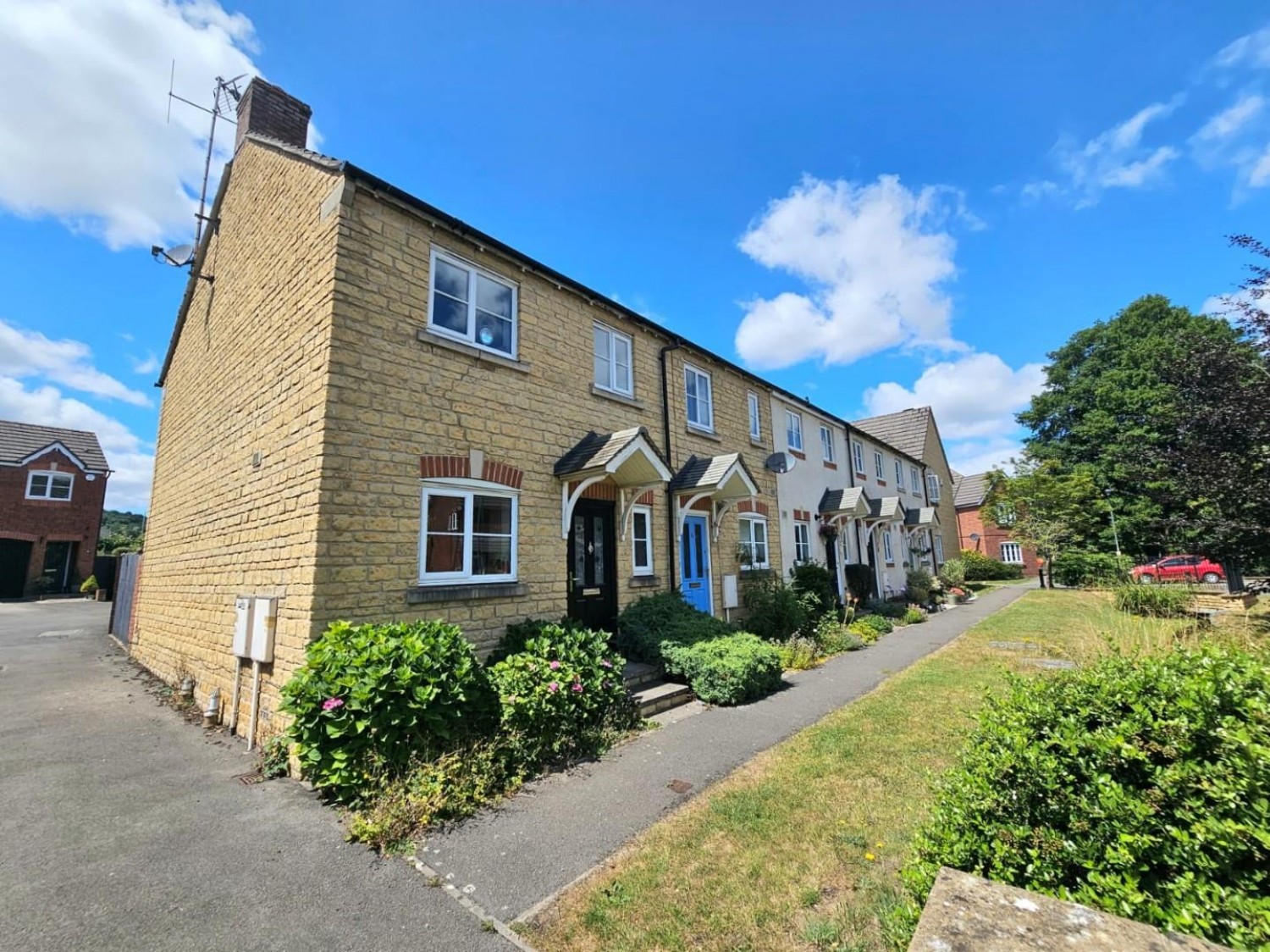 Caswell Mews, Dursley