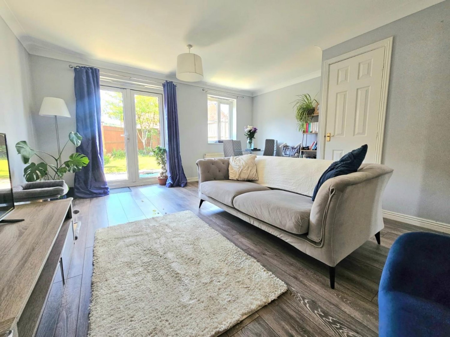 Caswell Mews, Dursley