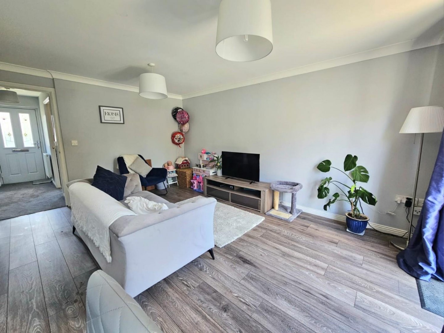 Caswell Mews, Dursley