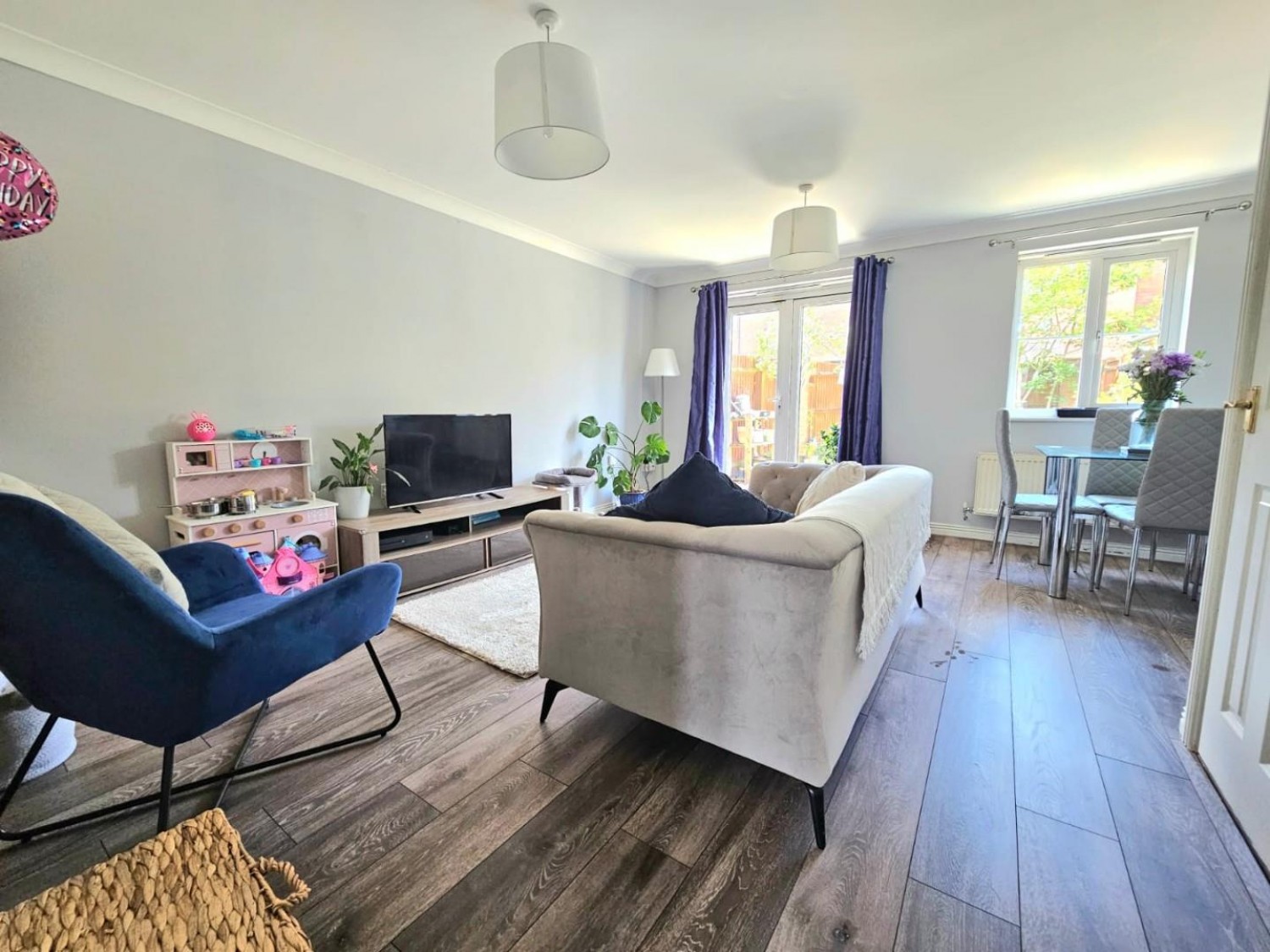 Caswell Mews, Dursley