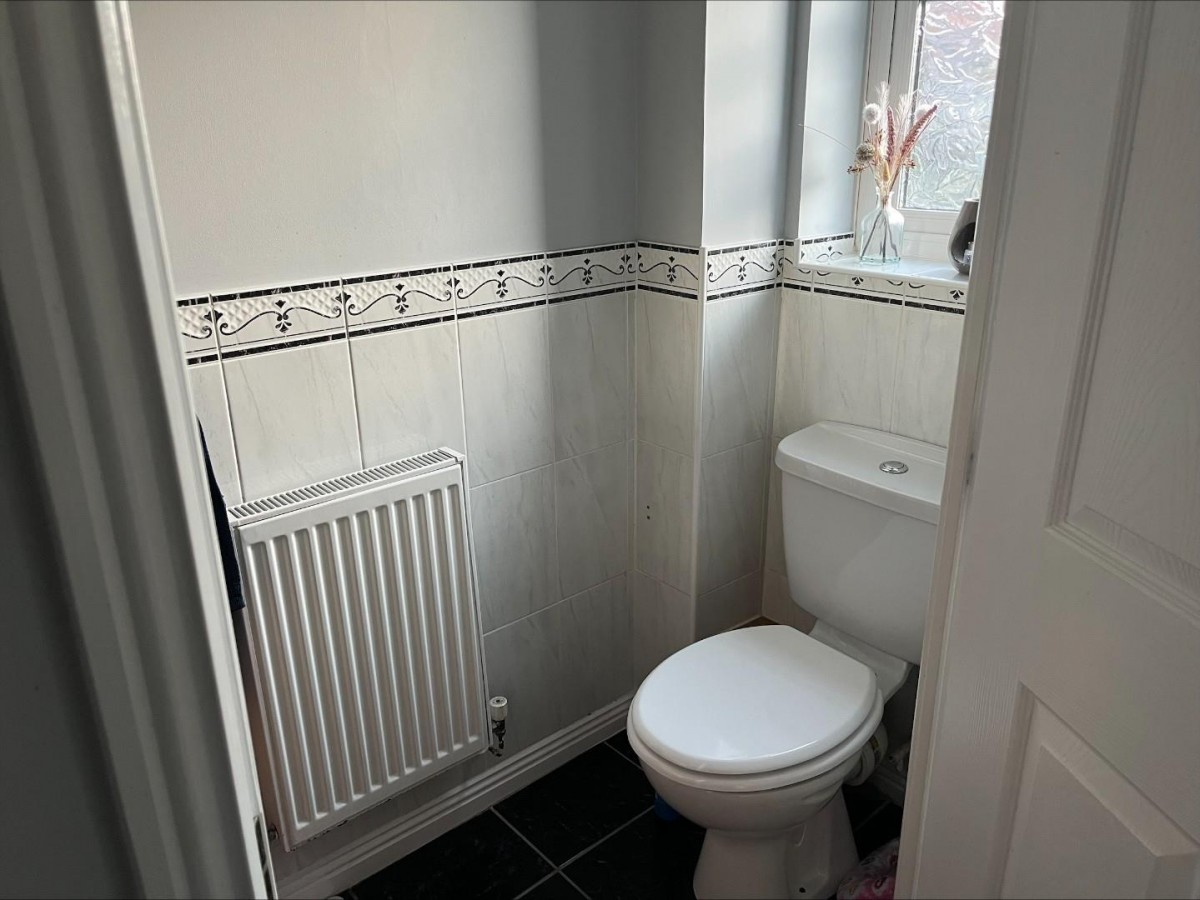 Caswell Mews, Dursley