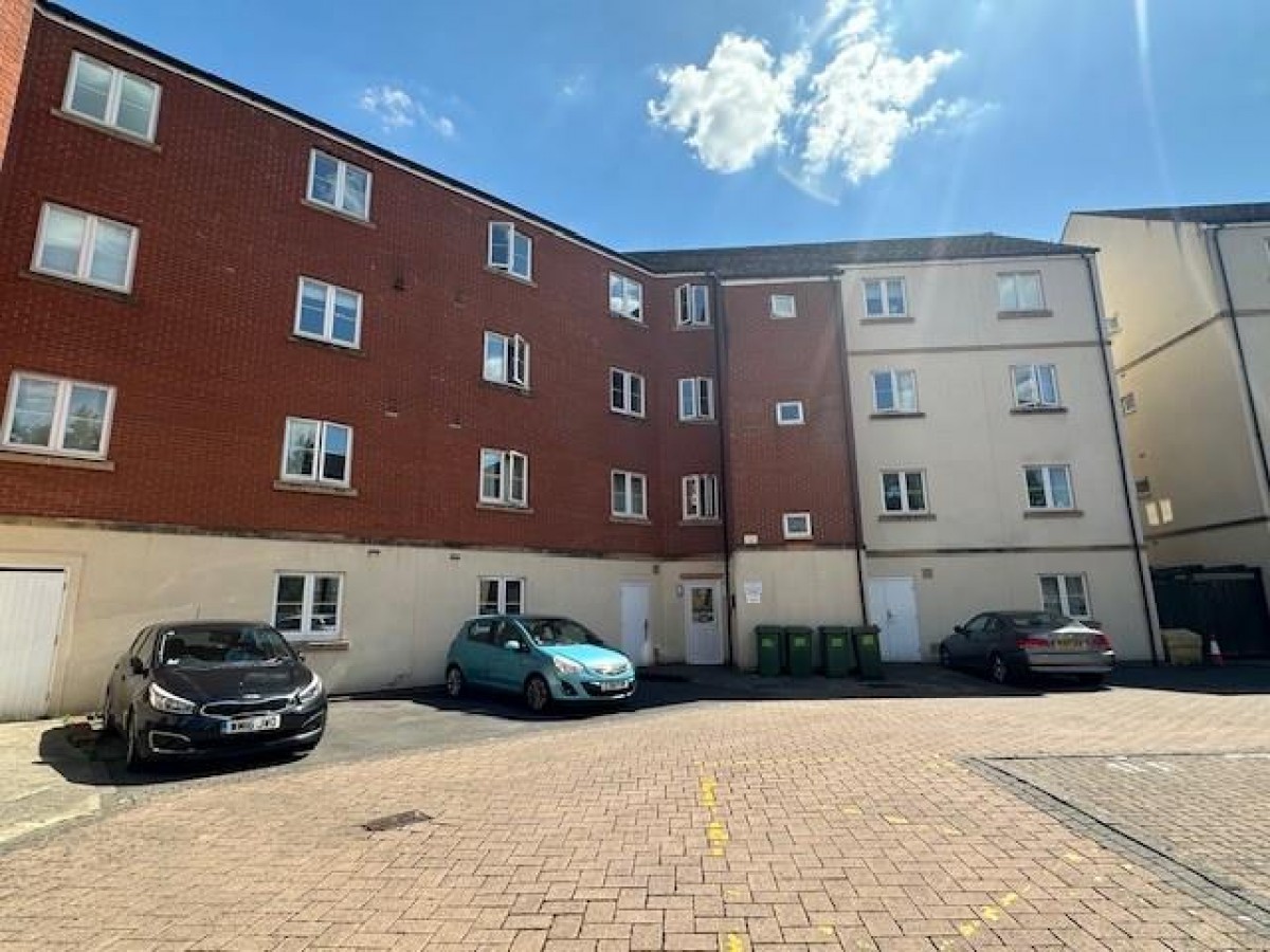 Arnold Road, Mangotsfield, Bristol, BS16 9LB