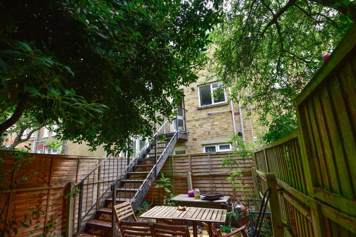 West bank, London, N16